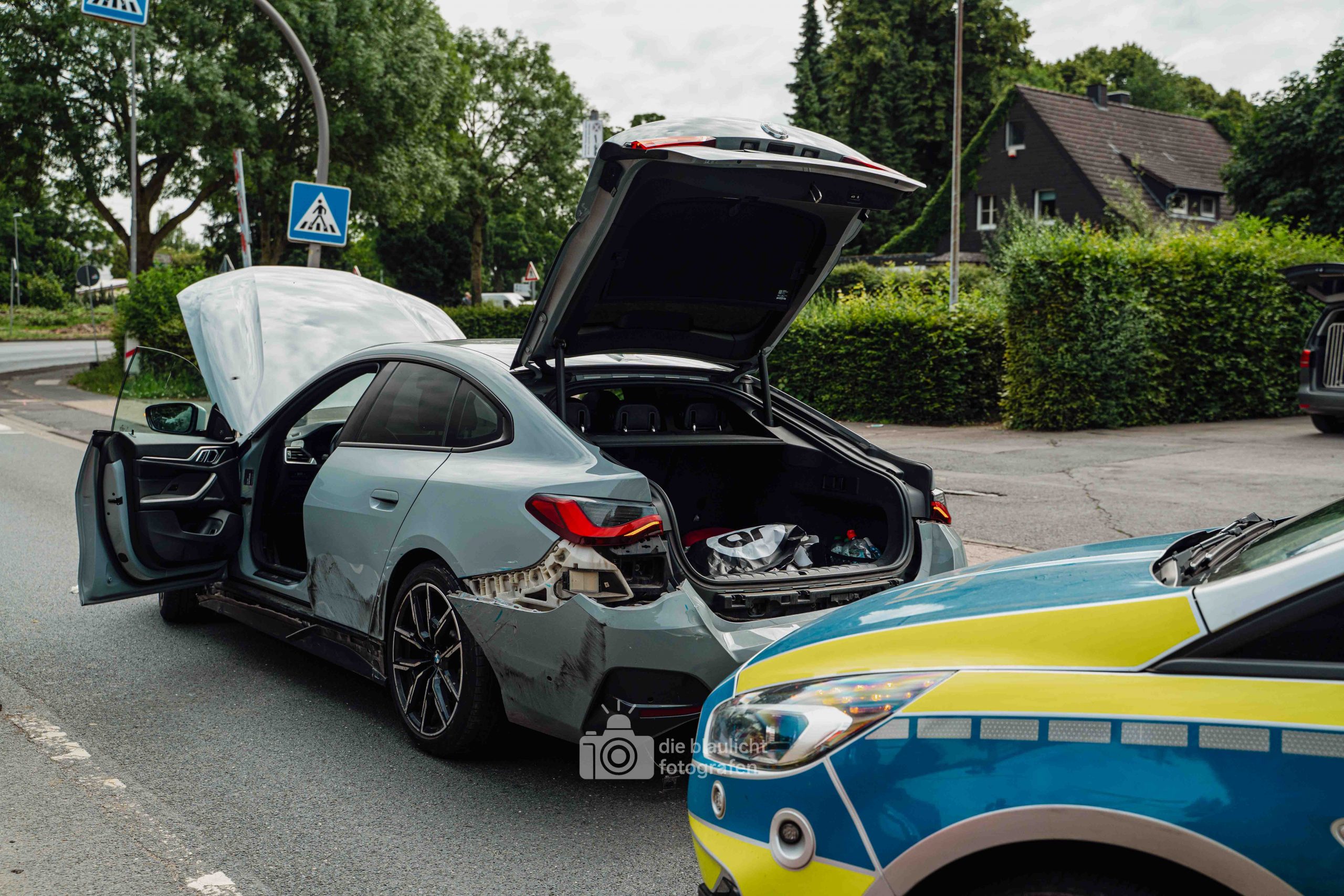 Bad Salzuflen – Verfolgungsjagd endet mit Unfall Beifahrer weiter flüchtig