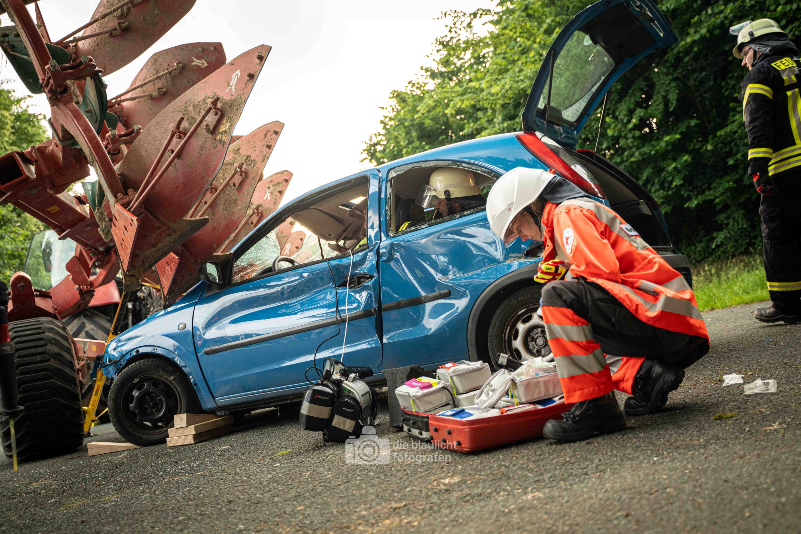 Großübung der Feuerwehr Dörentrup – Schwerer Verkehrsunfall realitätsnah simuliert